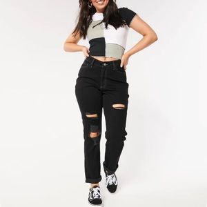 Hollister Curvy V-waist High Rise Mom Jeans